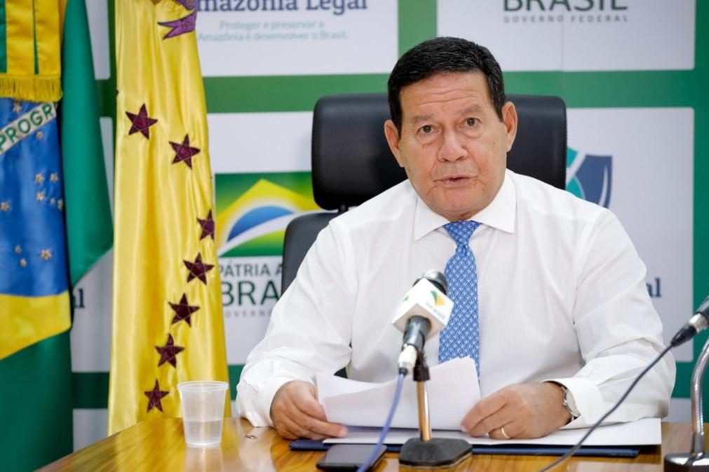 Covid-19: Vice de Jair Bolsonaro admite que Governo falhou