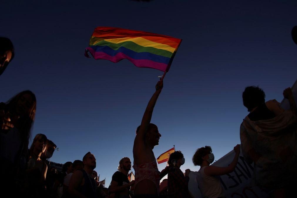 Governo espanhol propõe lei que permite mudança de sexo sem provas
