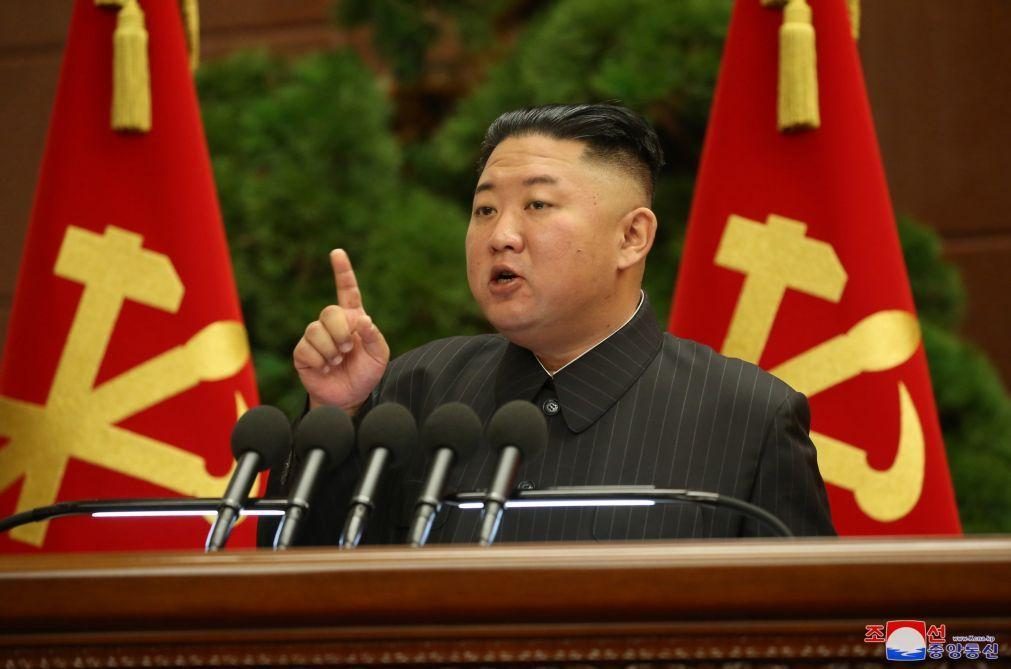 Covid-19: Líder norte-coreano demite responsáveis por 'incidente grave'