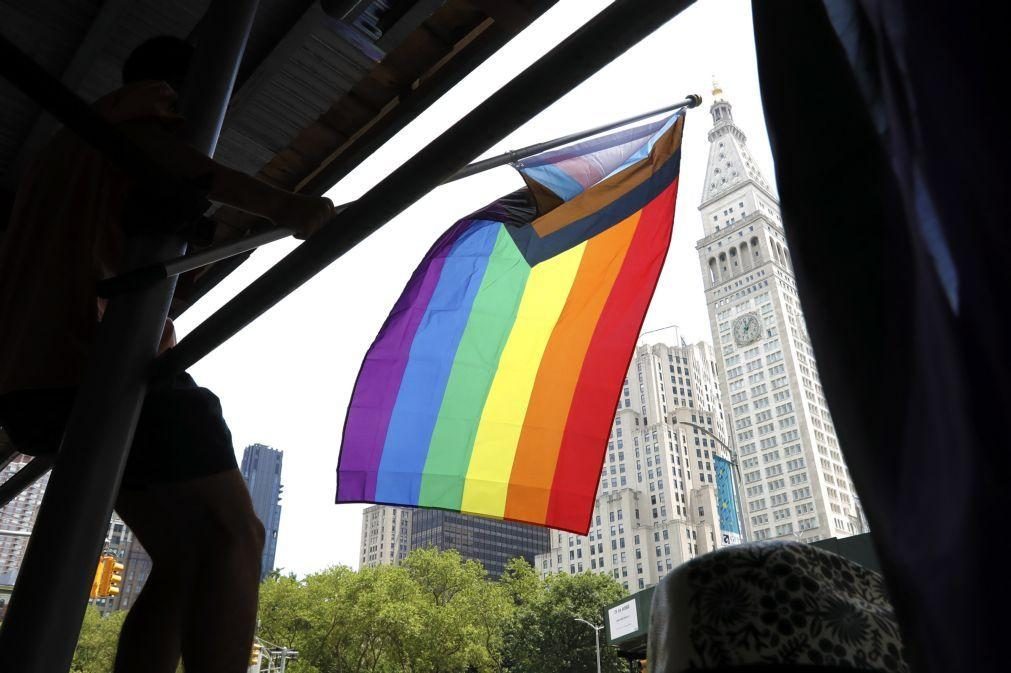 Bruxelas avisa novamente Hungria para retirar polémica lei contra direitos LGBT
