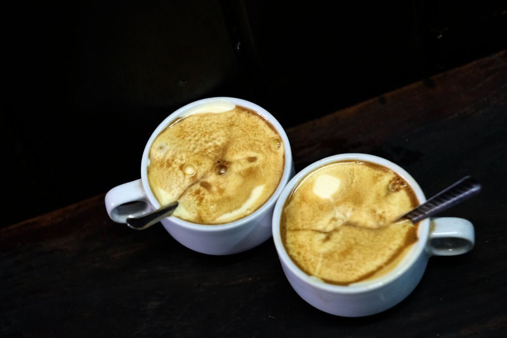 Beber café pode fazer com que viva mais tempo