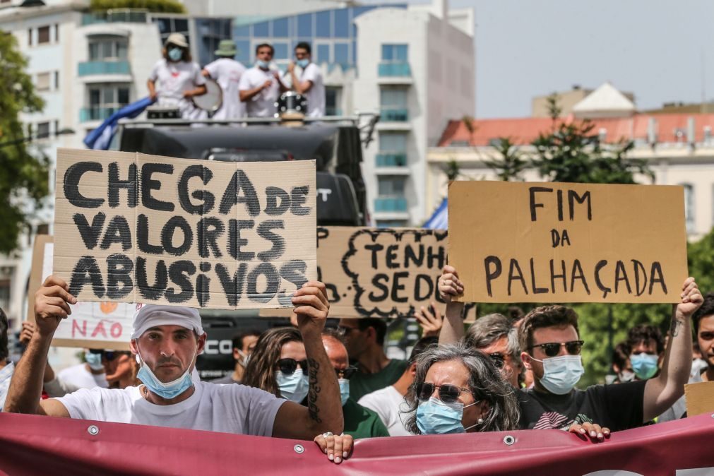 Manifestantes pedem redução do preço dos combustíveis em Lisboa