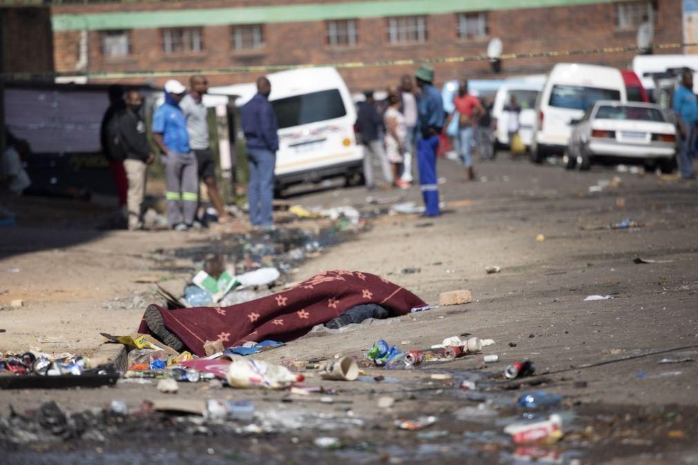 Pelo menos sete mortos e 200 detidos em distúrbios na África do Sul