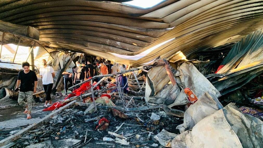Covid-19: Sobe para 92 número de mortos em incêndio num hospital no Iraque