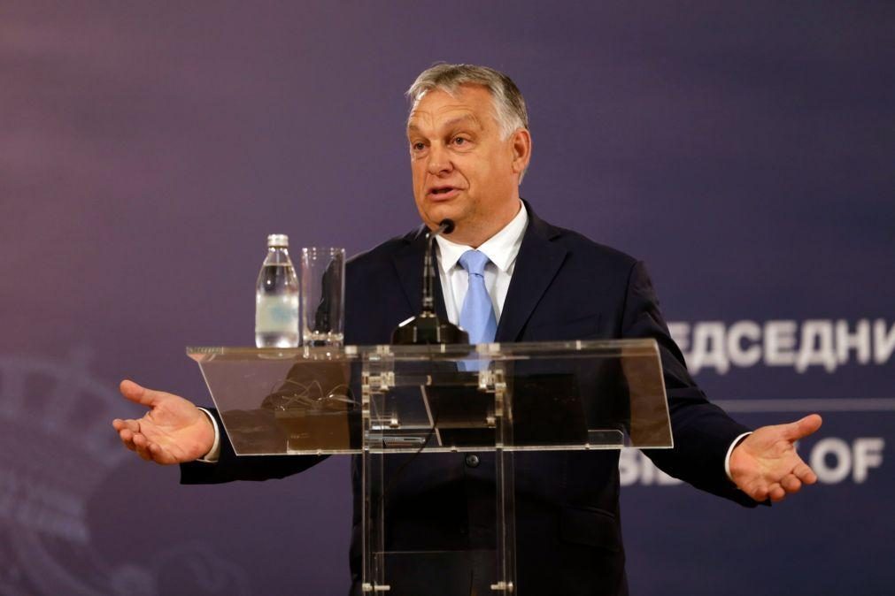 Hungria acusa UE de 