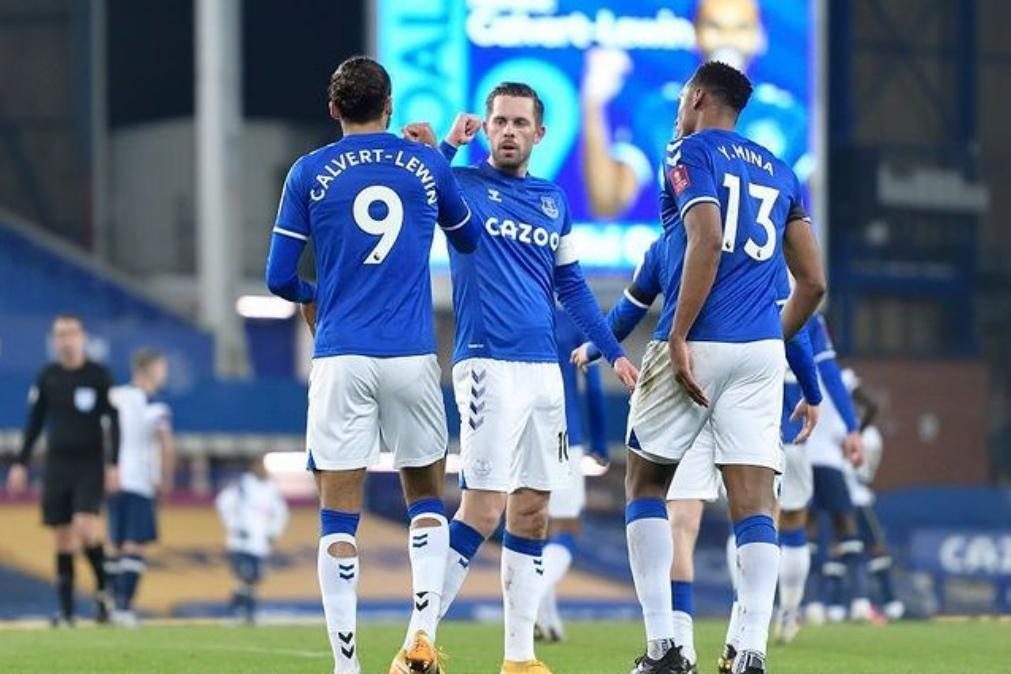 Jogador do Everton detido por suspeitas de abuso sexual de menores