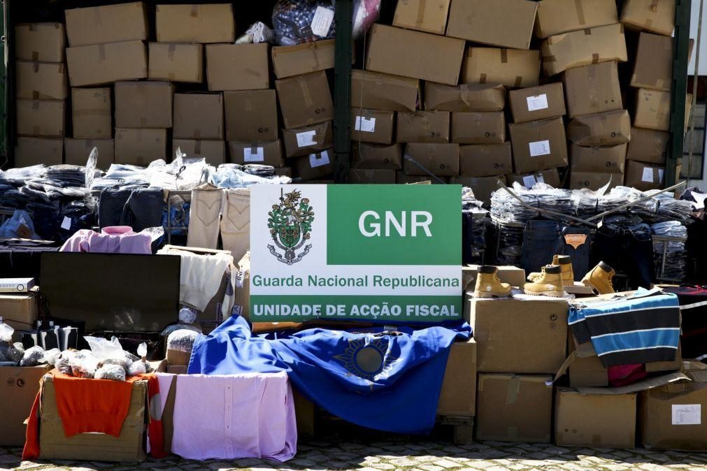 Milhares peças de vestuário contrafeito apreendidas na região Norte