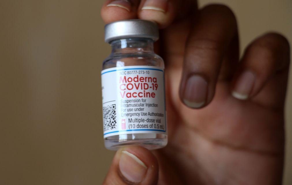 Covid-19: Morrem após tomar vacina da Moderna