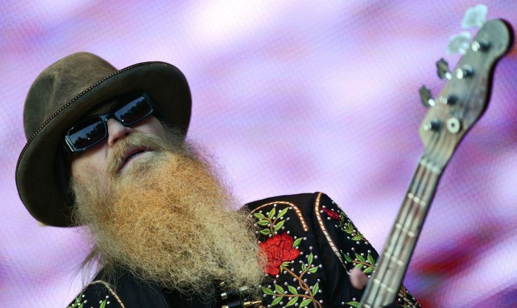 Baixista dos ZZ Top, Dusty Hill, morre aos 72 anos