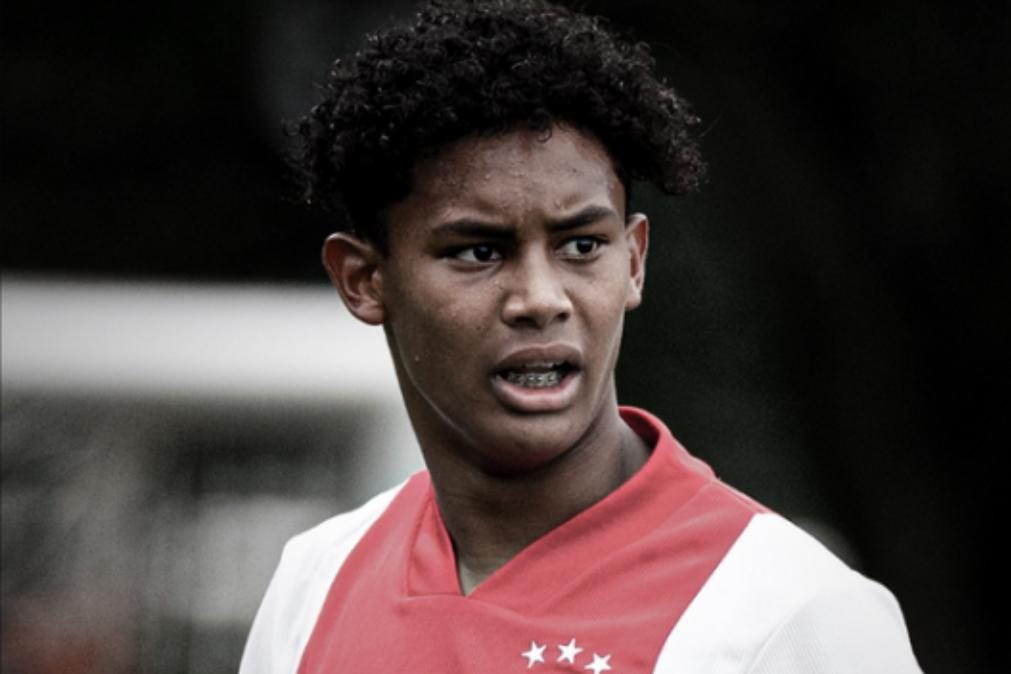 Jogador do Ajax morre aos 16 anos em acidente de carro
