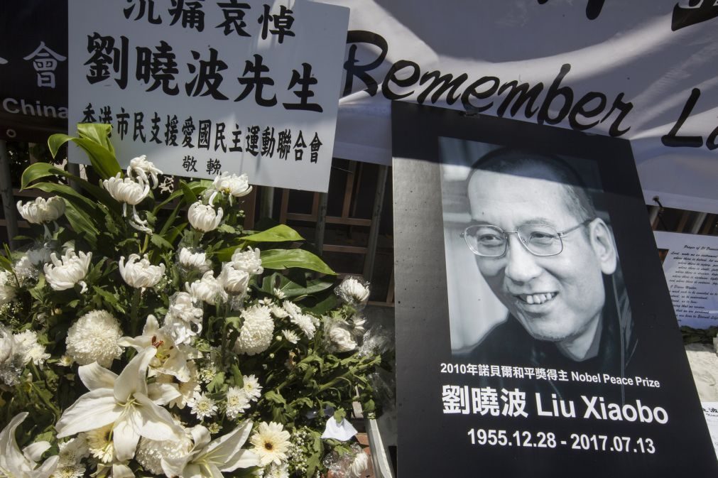 Japão pede à China que respeite Direitos Humanos após morte do Nobel da Paz