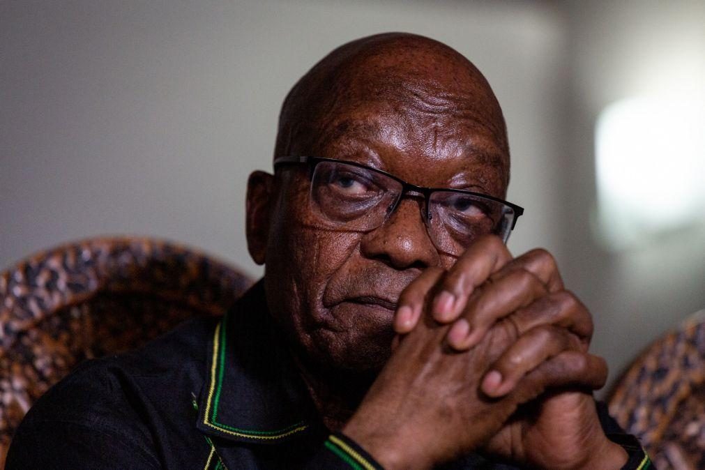 Ex-PR sul-africano Zuma hospitalizado pouco antes de julgamento em caso de corrupção