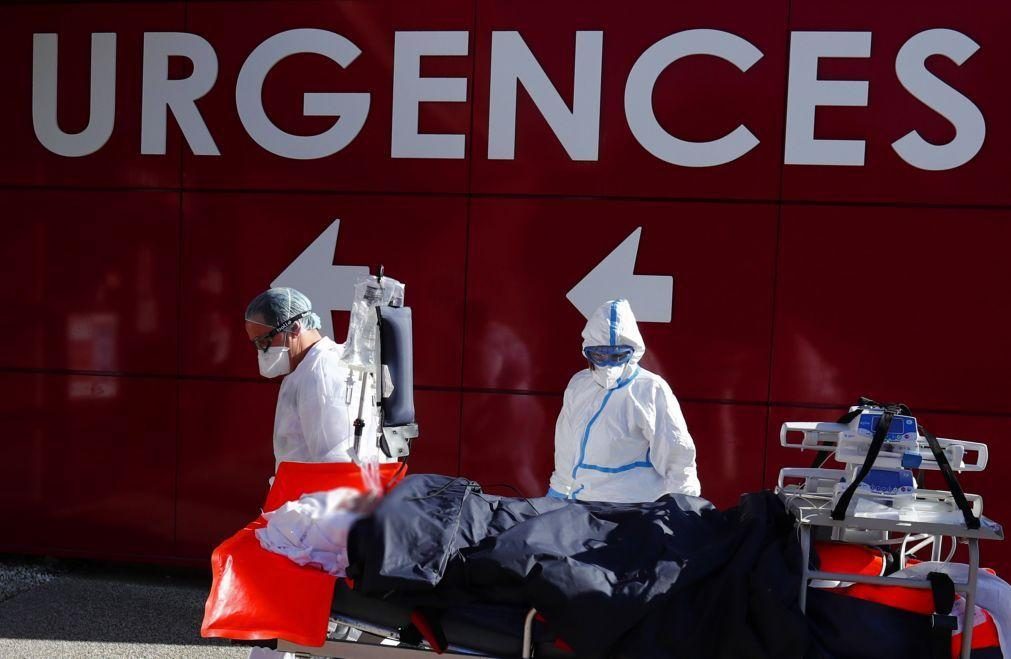 Covid-19: Número de doentes hospitalizados em França sobe 25% em três semanas