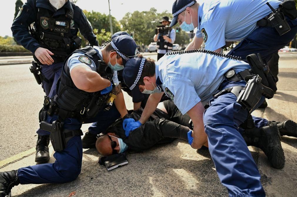 Mais de 200 detidos em protestos contra o confinamento na Austrália