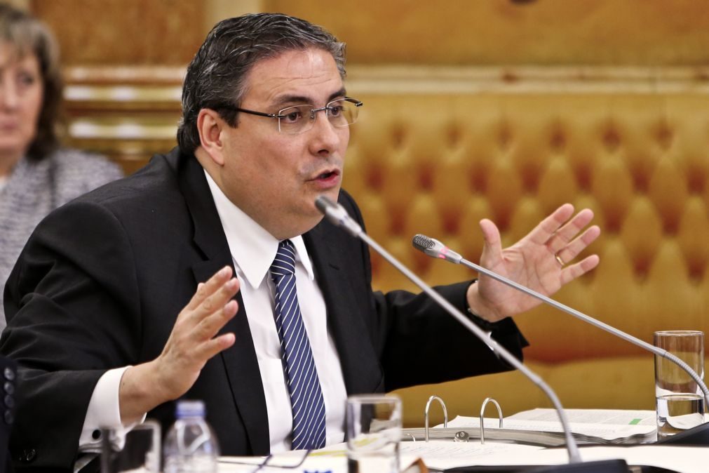 PSD exige ouvir MAI para saber