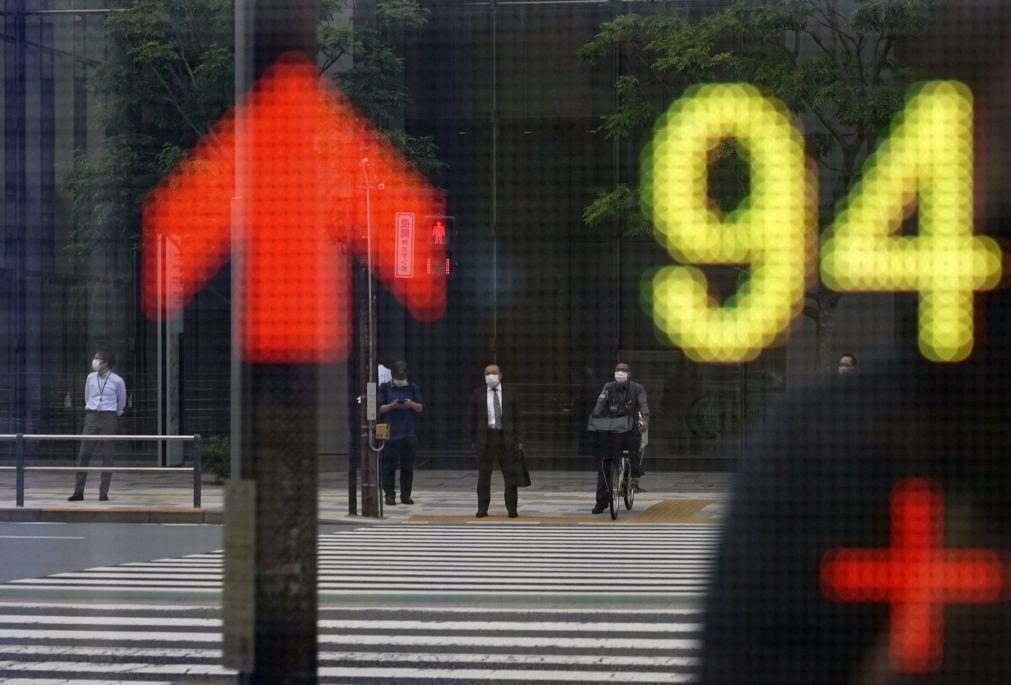 Bolsa de Tóquio abre a ganhar 1,04%