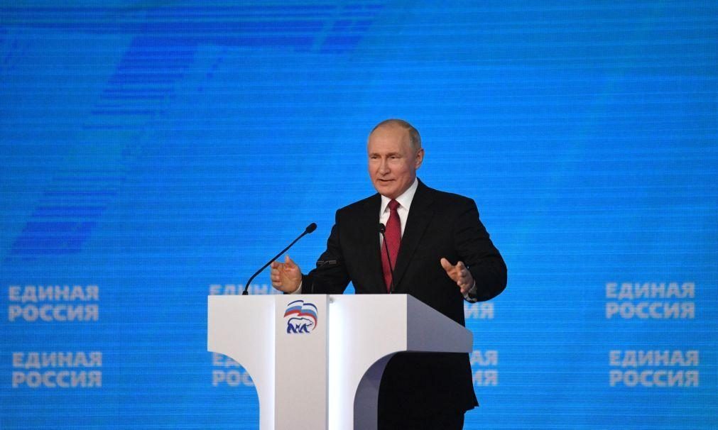 Putin garante que Rússia não intervirá militarmente no Afeganistão