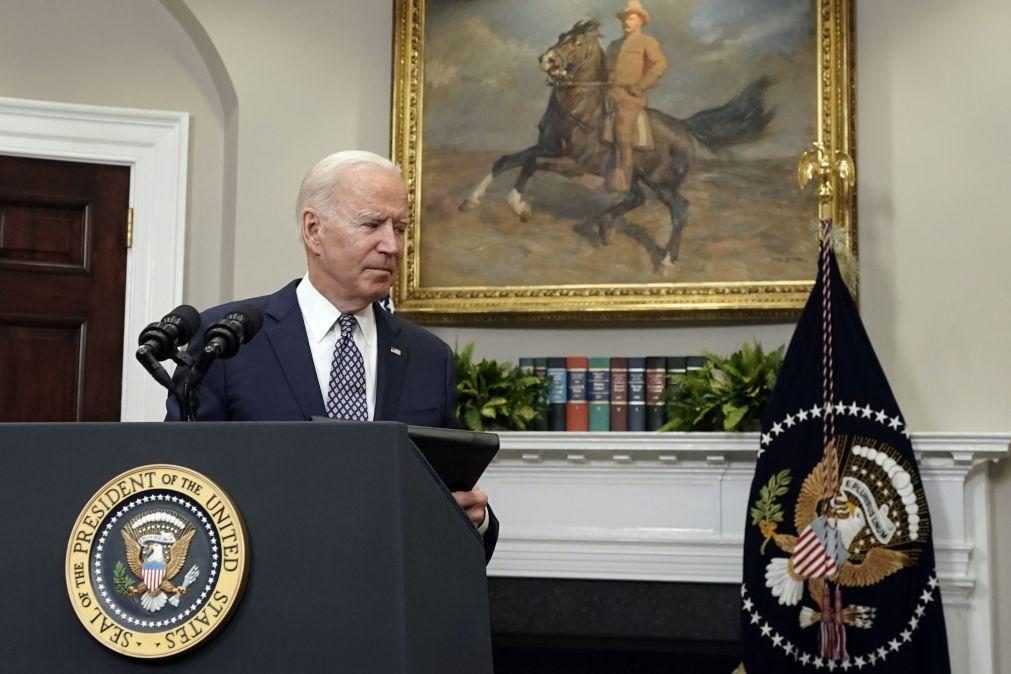 Afeganistão: EUA mantêm intenção de sair do país a 31 de agosto - Biden