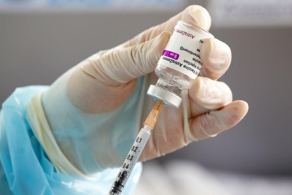 AstraZeneca e Bruxelas colocam fim a litígio sobre vacinas para a covid-19