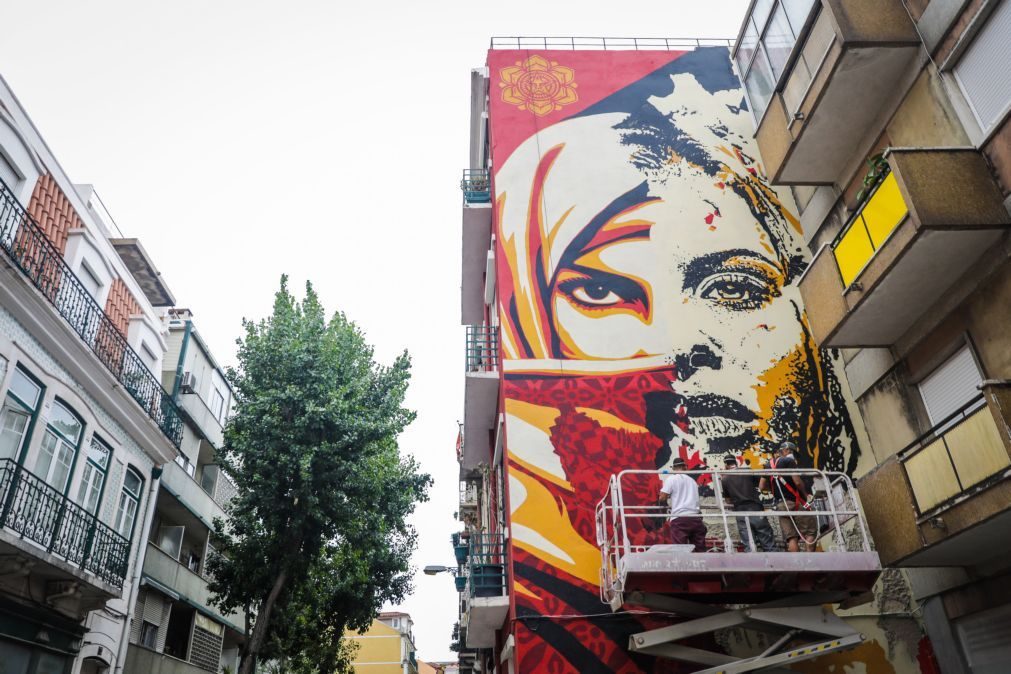Lisboa ganha dois murais de Shepard Fairey, criador de
