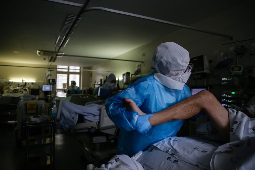 Covid-19: Quase oito mil enfermeiros infetados durante a pandemia