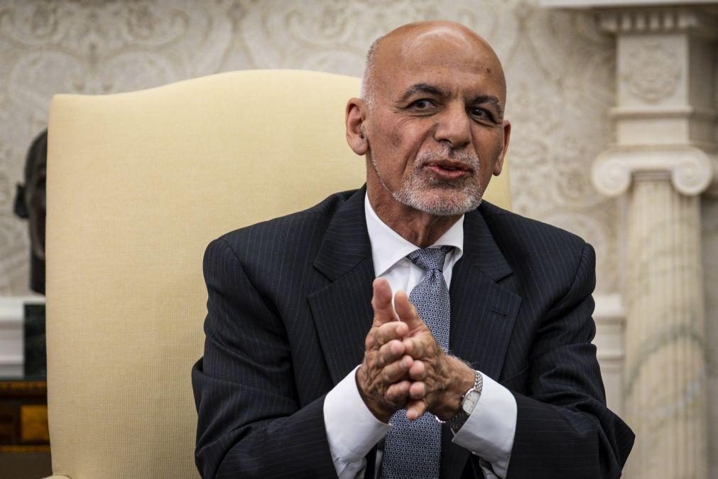 Afeganistão: Ex-Presidente Ashraf Ghani apresenta 