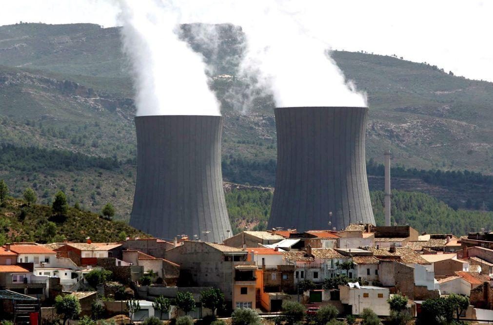 Ambientalistas denunciam fuga de água radioativa em central espanhola, proprietário desmente