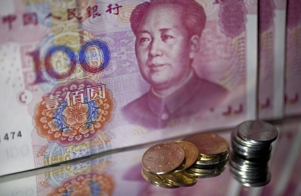 Dívida do Estado chinês detida por investidores estrangeiros volta a aumentar em agosto