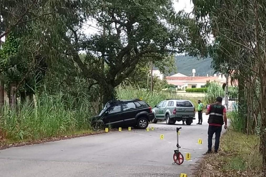 Acidente na freguesia de Tornada causa morte a ciclista de 59 anos