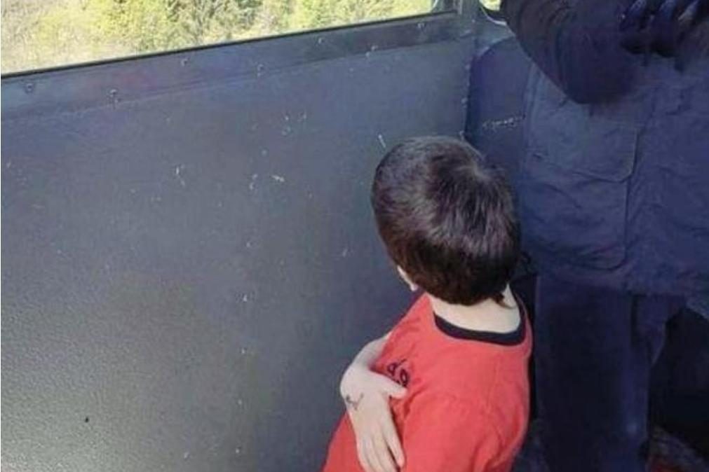 Raptado menino de 6 anos que sobreviveu a queda de teleférico