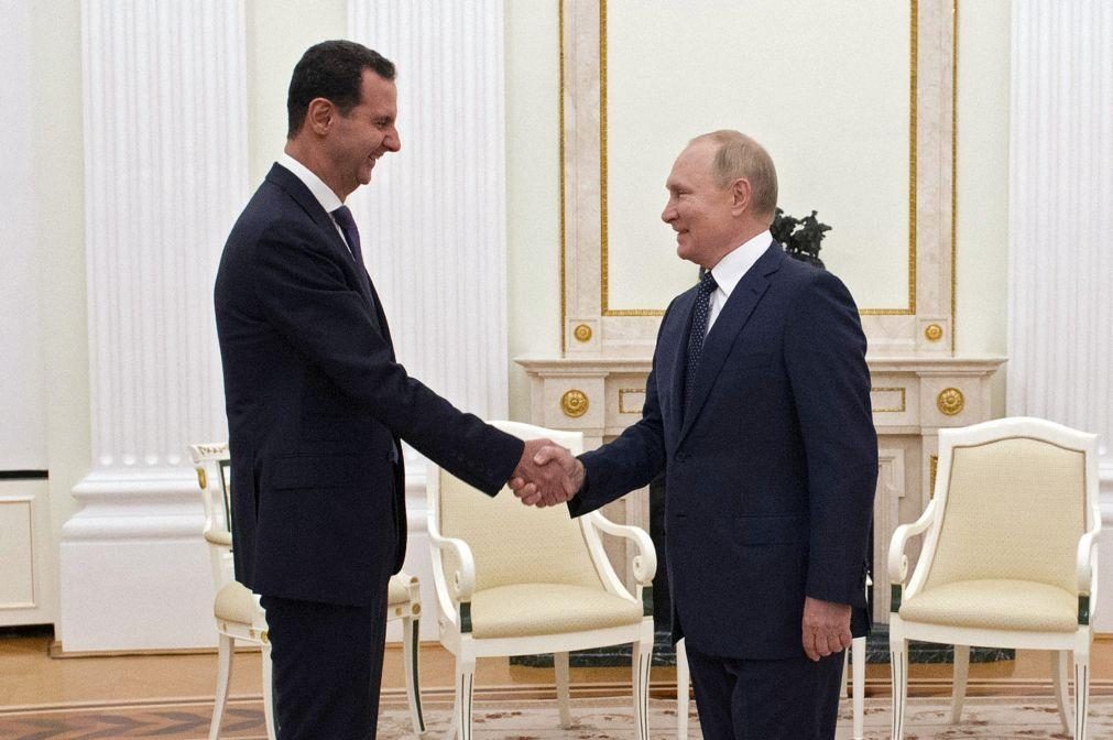 Síria: Putin critica ingerência estrangeira ao receber Assad