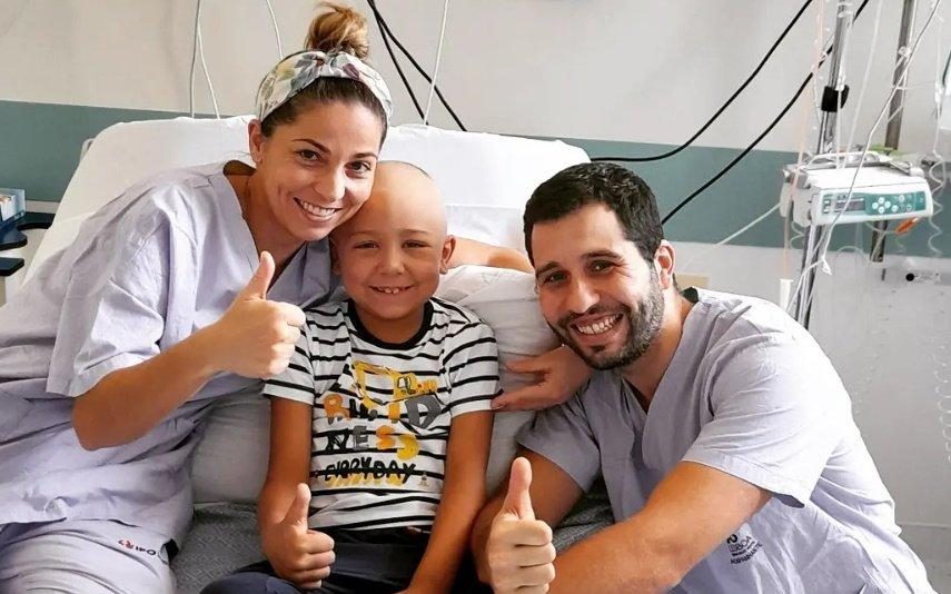 Cancro Pais de menino com doença raro vivem no hospital há 4 meses