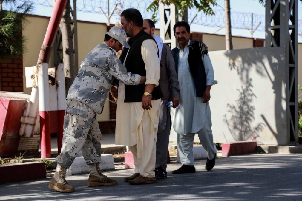 Dois mortos e 19 feridos nos primeiros ataques no Afeganistão com Governo talibã