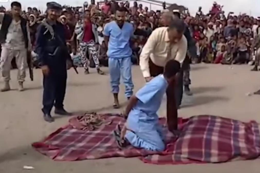Amputação de mãos e execuções voltam a fazer parte da Lei afegã