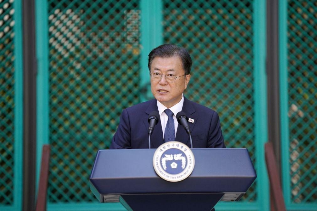 Presidente da Coreia do Sul abre à porta à proibição do consumo de carne de cão
