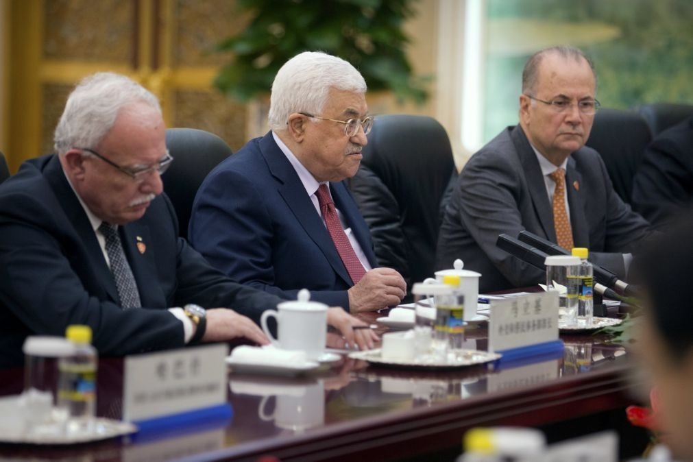 Líder palestiniano pede aos EUA para intercederem junto de Israel no controlo de templo