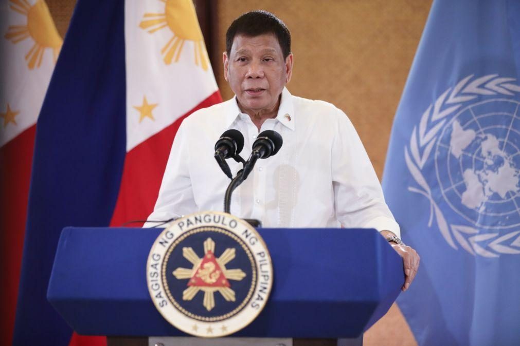 Presidente filipino Rodrigo Duterte anuncia retirada da política