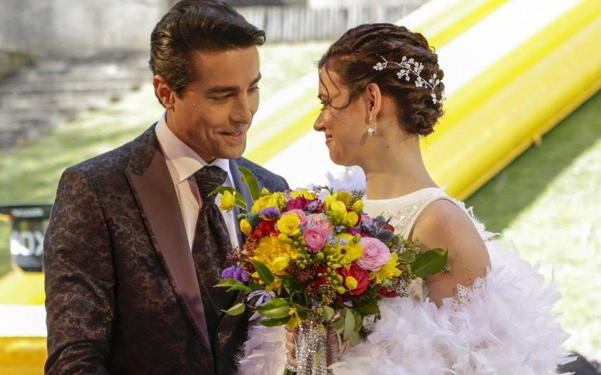 Amor Amor Penas e missangas! Os detalhes do vestido de noiva de Joana Santos no último episódio