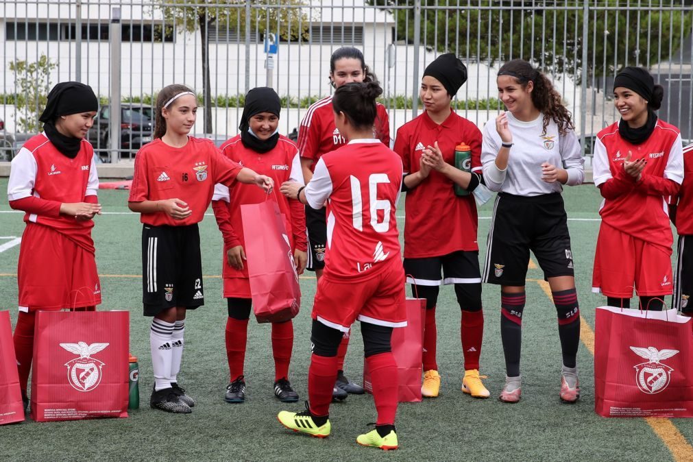 Jovens afegãs reencontram a alegria do futebol em Portugal