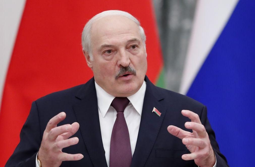 Bielorrússia: UE condena 
