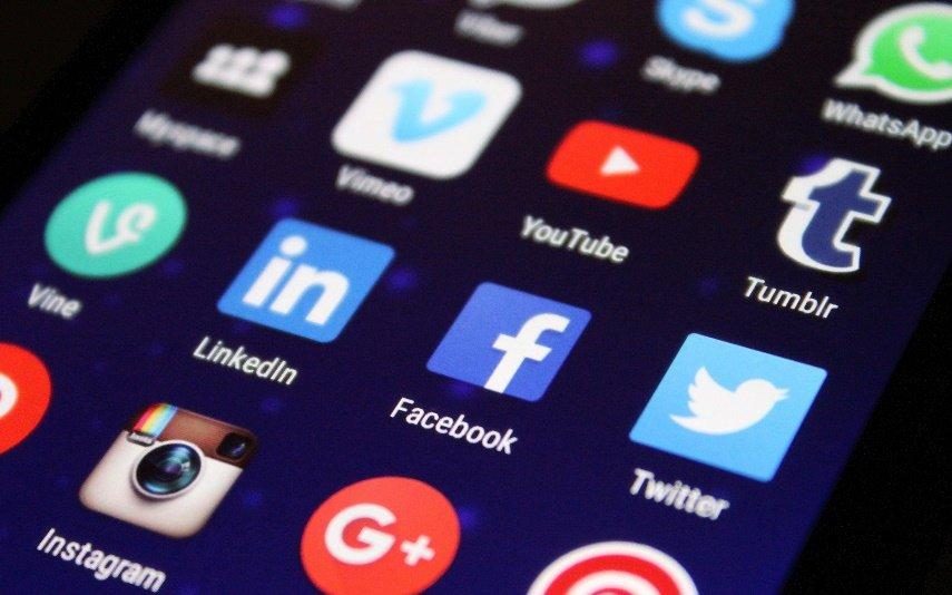 Redes Sociais Falha no Facebook, Whatsapp e Instagram vira paródia na Internet