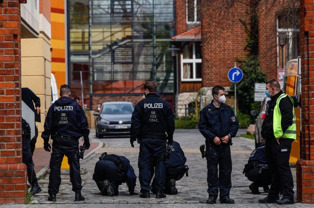 Polícia alemã lança operação contra rede suspeita de branquear milhões de euros