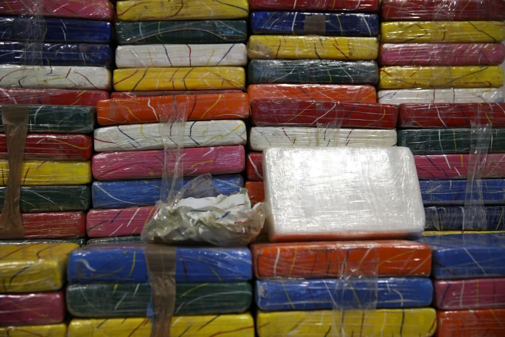 Apreendido no Rio de Janeiro recorde de cocaína num navio com destino a Moçambique