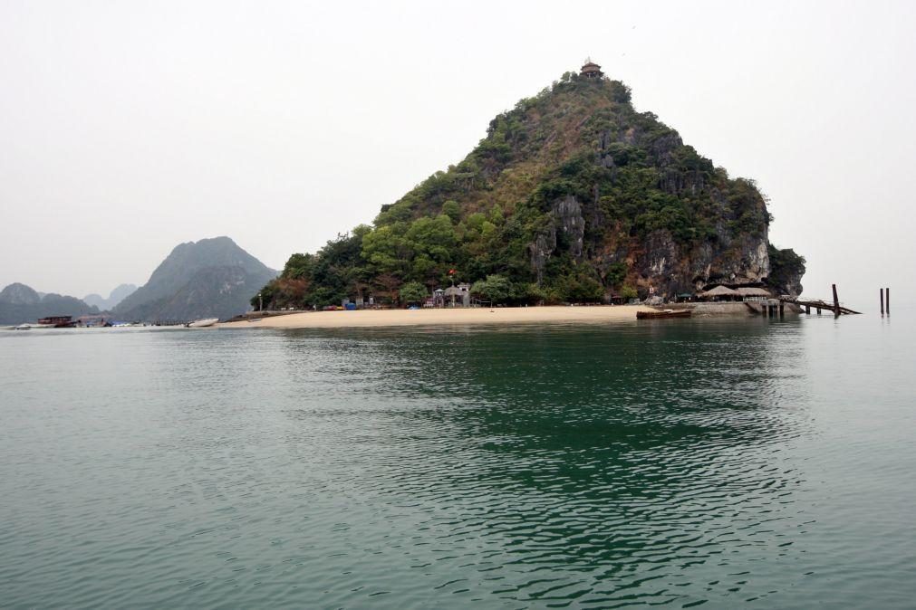 Covid-19: Vietname vai abrir gradualmente ao turismo até junho de 2022