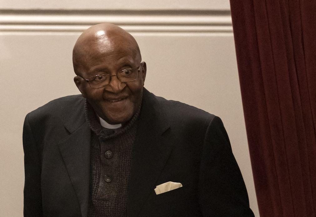 Desmond Tutu dedica 90.º aniversário à paz, justiça e igualdade