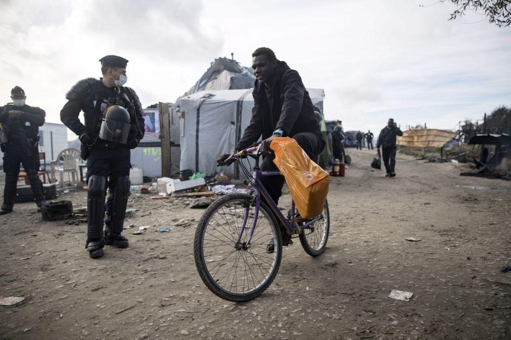 Human Rights Watch denuncia perseguição e humilhação de migrantes em Calais
