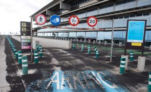 Aeroporto de La Palma continua encerrado devido à acumulação de cinzas