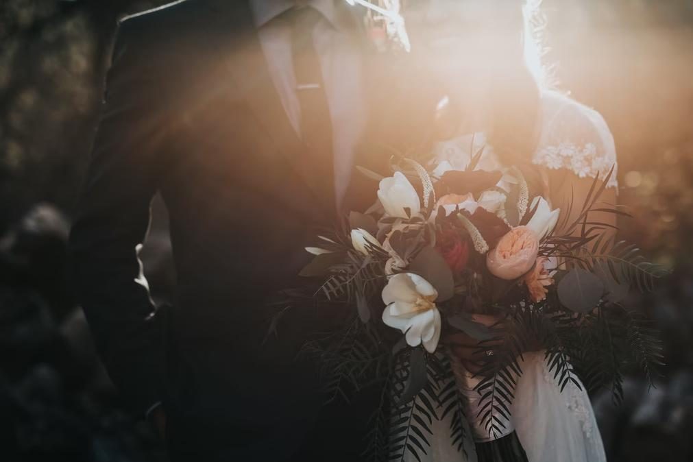 Fotógrafa apaga fotos de casamento após ser-lhe recusada comida e água