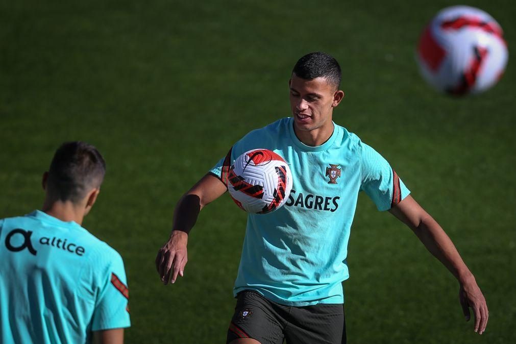 Diogo Costa e Matheus Nunes estreiam-se por Portugal, Ronaldo soma novo recorde