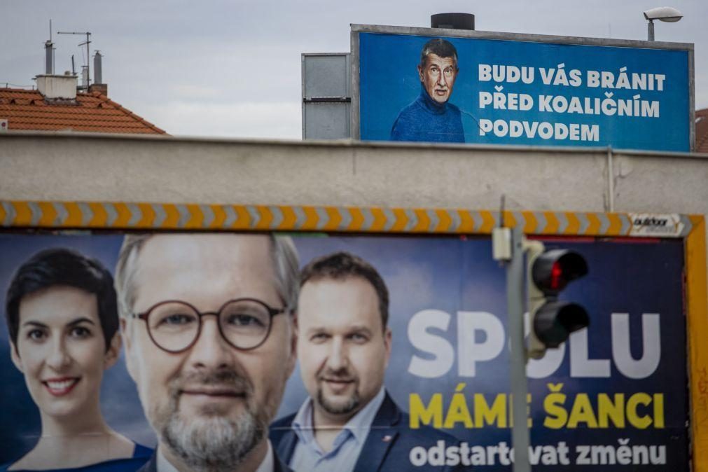 Coligação de centro-direita derrota PM Babis nas eleições da República Checa